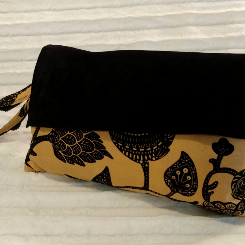 Clutch handbag